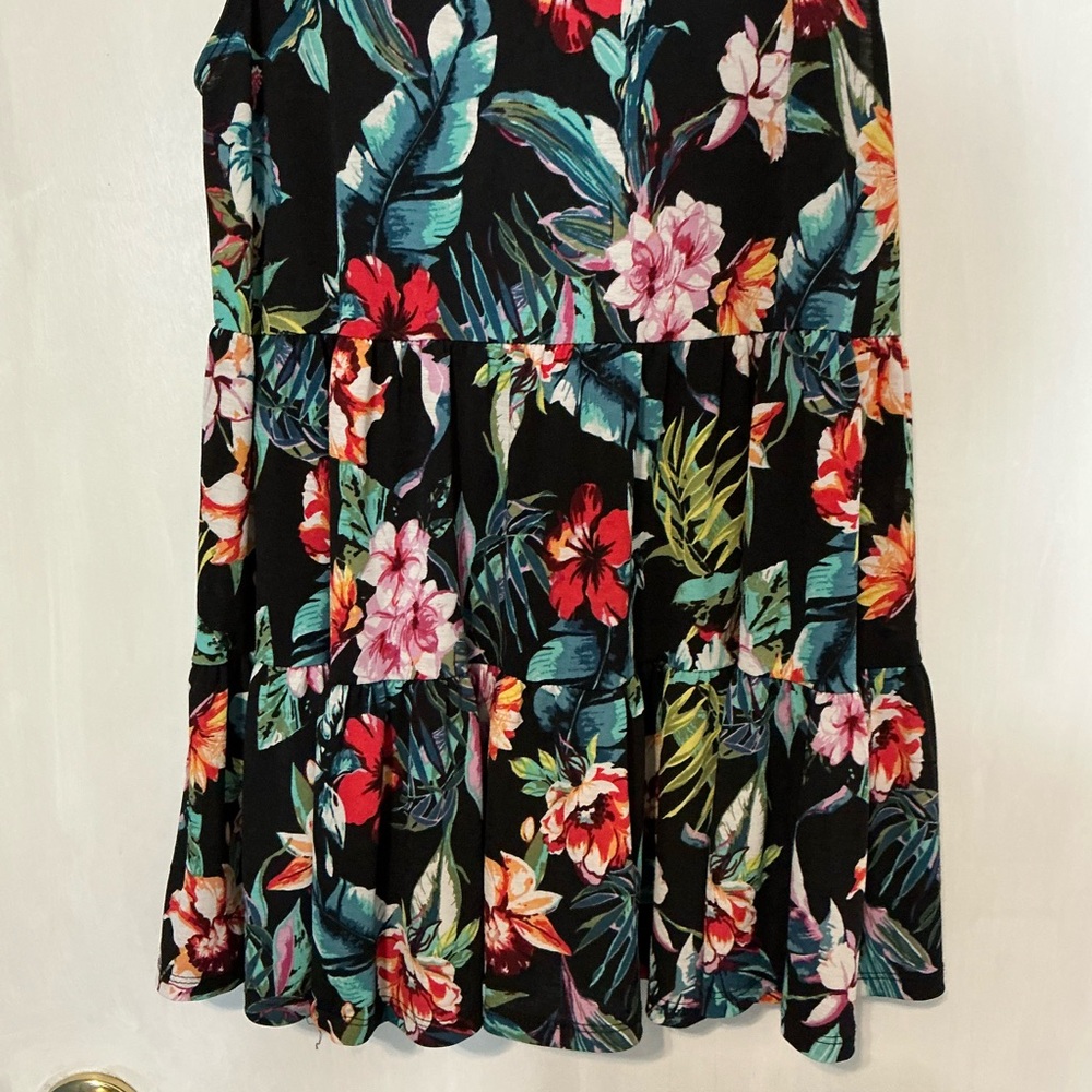 Women’s Flowy, Ruffled Blouse, Size Small - Picture 4 of 12